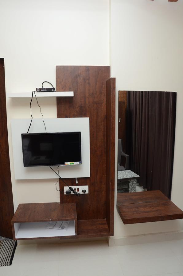 Hotel Bansidhar Somnath Exterior photo